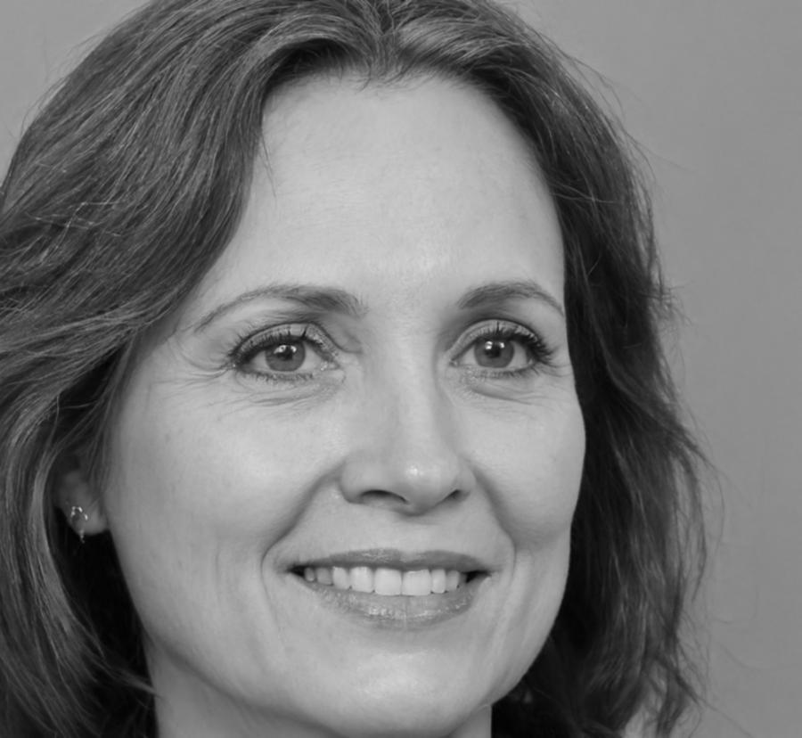 Portrait de Camille Roussin, experte en valorisation d'entreprises technologiques